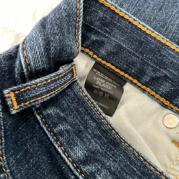 Express Precision Fit Low Rise Flare Jeans Size 5/6 R - Picture 5 of 8